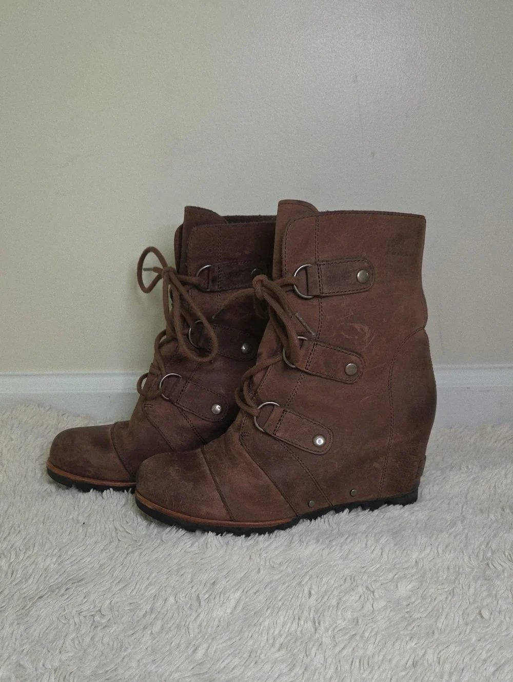 Women's Sorel Joan Of Artic Brown Wedge Boots Sz 7.5